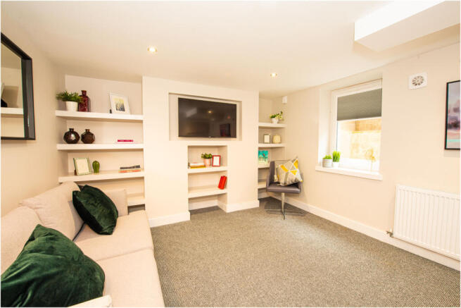 1 bed House Share to rent Image 5