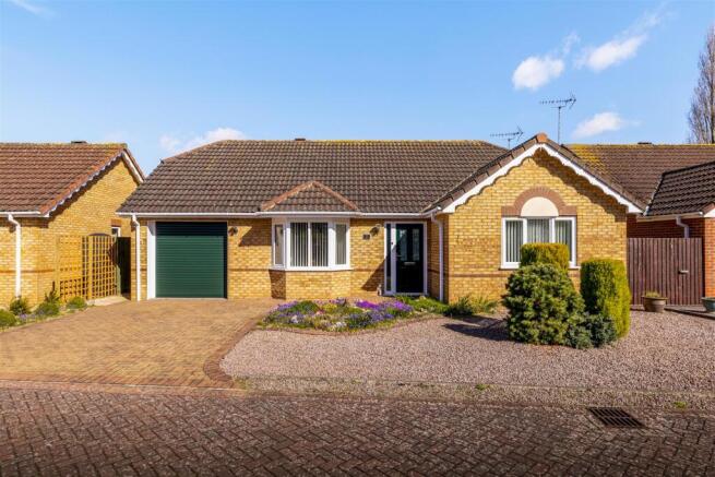7 Balmoral Way (Holbeach)-4.jpg