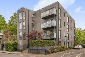Flat 1, 18, Gordon Road, London SE15 2AA