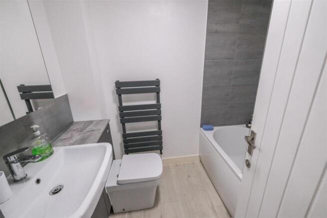 3 bed Town House for sale Image 10