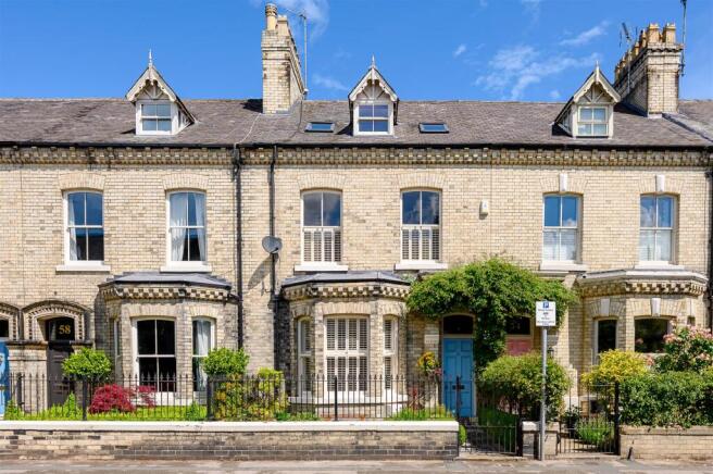 5 bed Terraced for sale