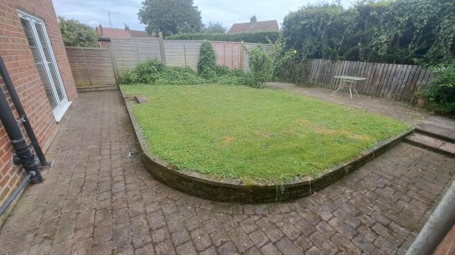 1 bed House Share to rent Image 9
