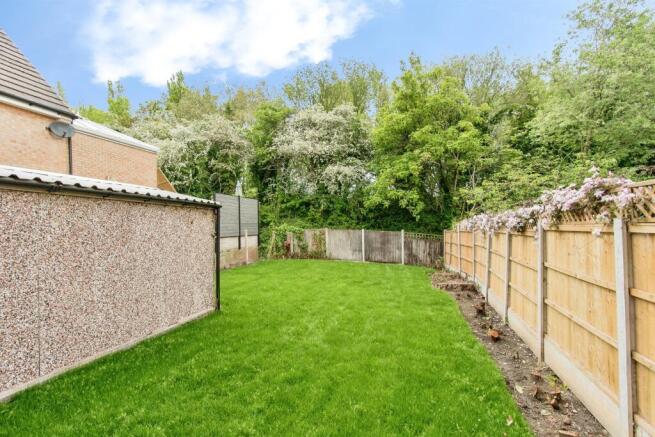 3 bed Semi-Detached for sale Image 12