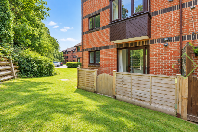 Hamburgh Court, Cheshunt, EN8- garden