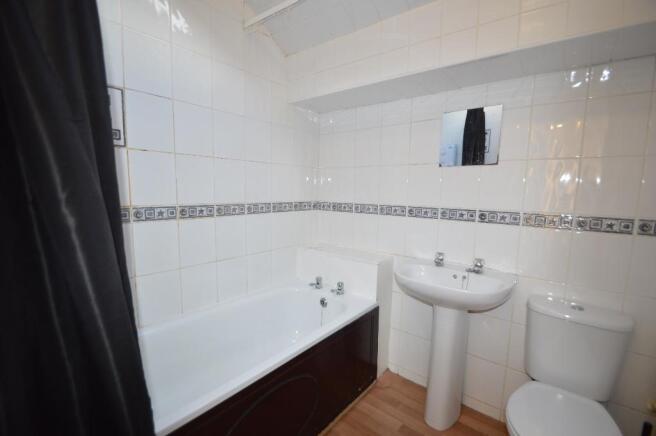 5 bed Terraced to rent Image 8