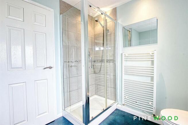 ENSUITE BATHROOM