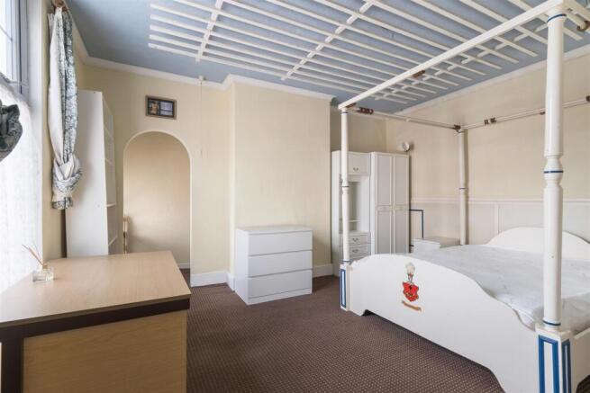 4 bed Terraced for sale Image 11