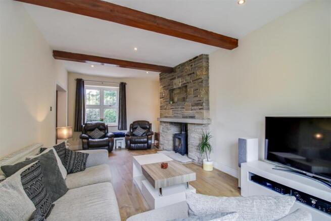 4 bed Semi-Detached for sale Image 5