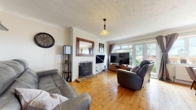 LOUNGE/DINING ROOM