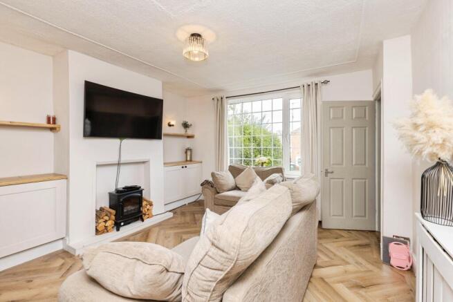 3 bed Semi-Detached for sale Image 4