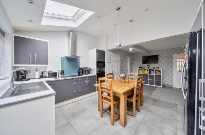 1417361-15-699702...