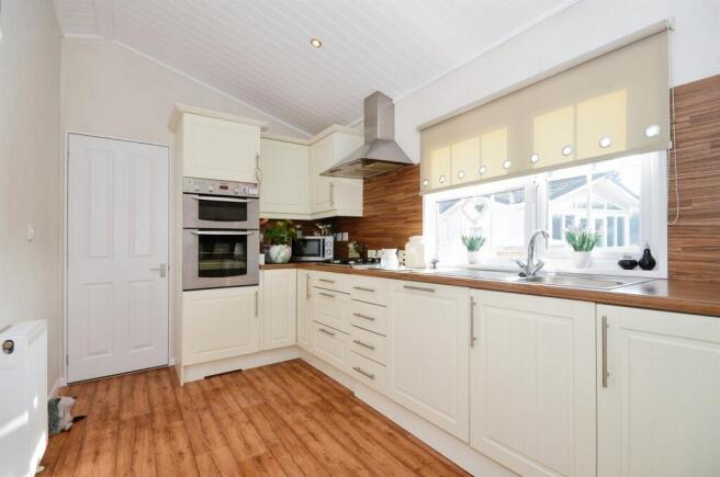 Half Moon Lane, Pepperstock, Luton photo 4