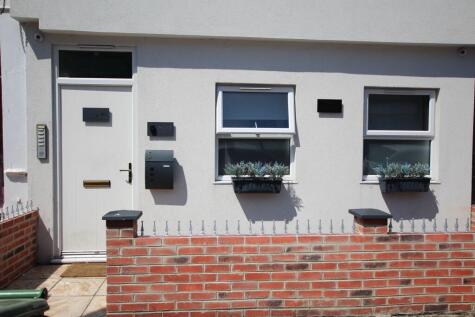 74 Seaside Flat 1, Eastbourne