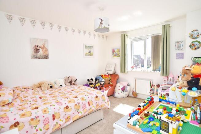 4 bed Semi-Detached for sale Image 7