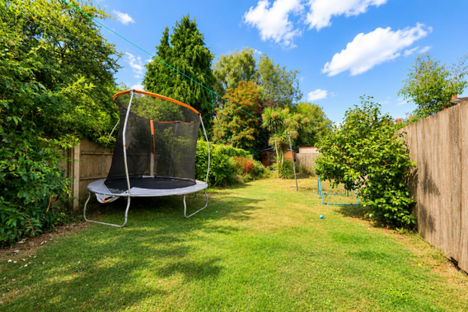 4 bed Terraced for sale Image 4