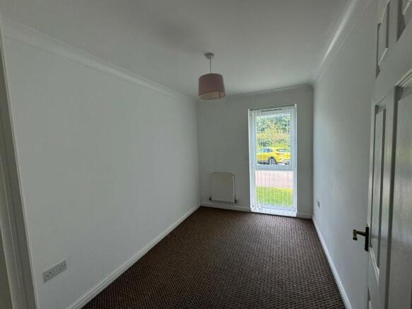 2 bed Ground Flat for sale Image 8