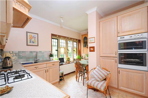 Kitchen breakfast room