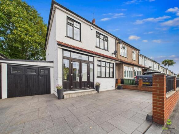 Presented by Clinton at EweMove Bexleyheath and Da