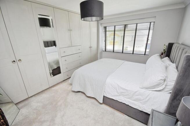 3 bed Semi-Detached for sale Image 8