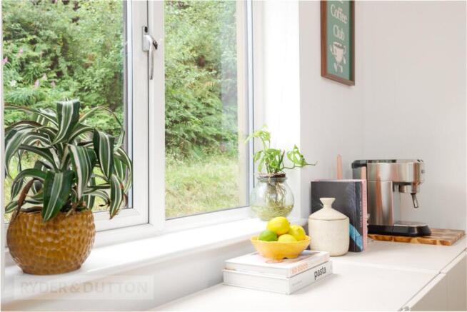 3 bed Town House for sale Image 9