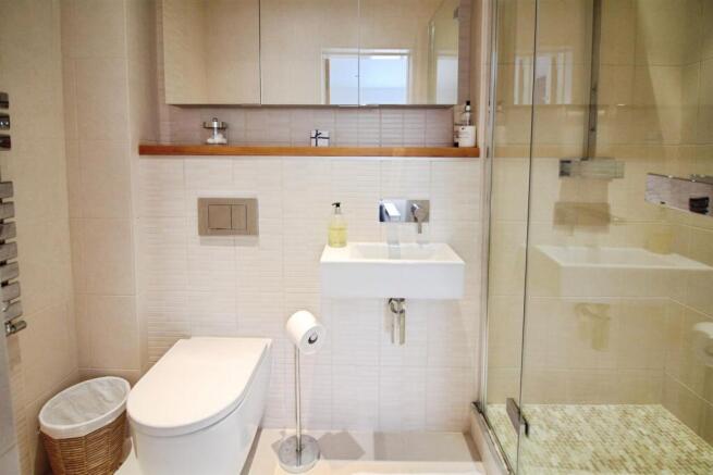 2 bed Flat for sale Image 9