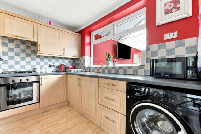 3 bed Terraced for sale Image 6