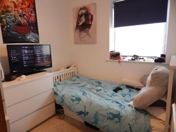 Bed 3.JPG