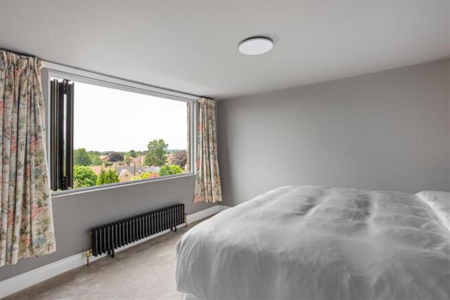 3 bed Terraced for sale Image 12