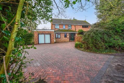 Canterbury Road, Kennington, TN25