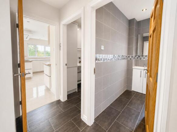 4 bed Detached for sale Image 7