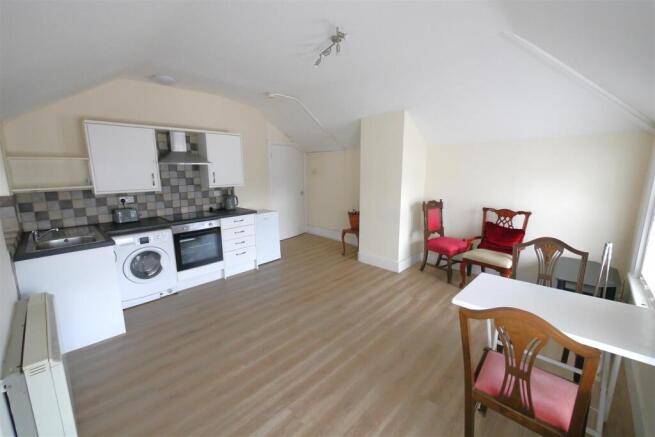 Lounge/Kitchen