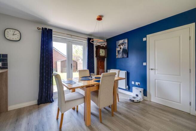 Strawberry Close, Farndon, CH3 photo 4