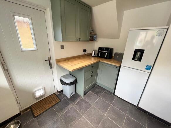 3 bed Semi-Detached for sale Image 9