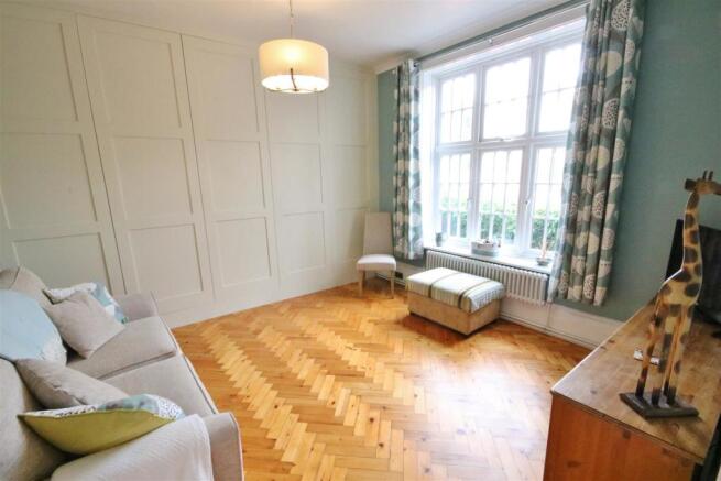 Sitting Room/Bedroom 4