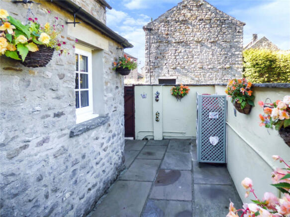 2 bed Semi-Detached for sale Image 12
