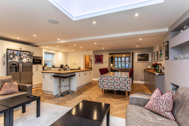 70 Braemore Road3...