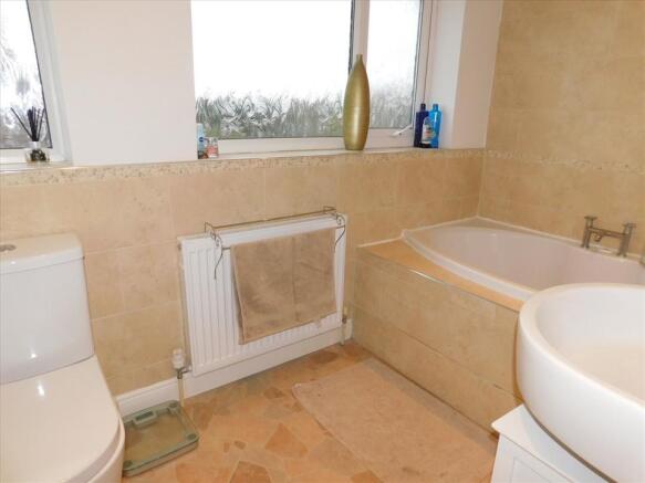 FAMILY BATHROOM