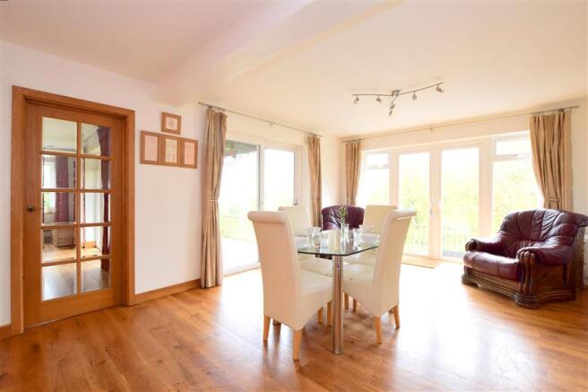 Kitchen /Breakfast Room