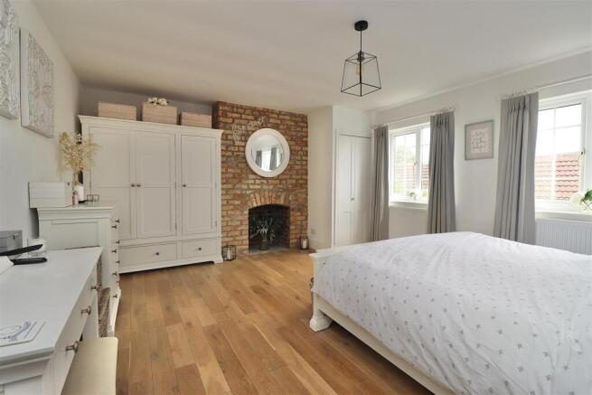 3 bed Detached for sale Image 9