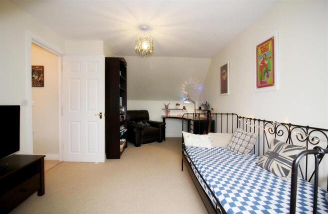 7019_Cawthorn Close.