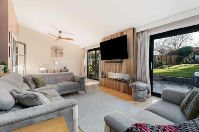 Farthings, Badby Road West