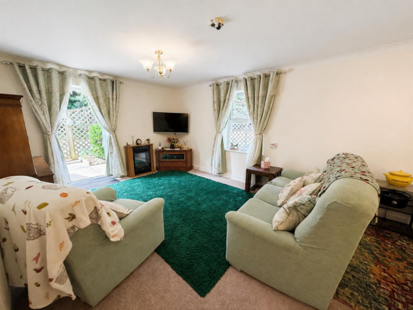 1 bed Flat for sale Image 3