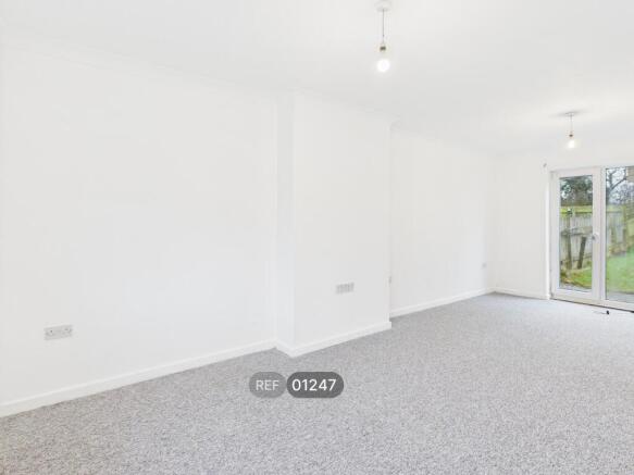 3 bed Semi-Detached to rent Image 12