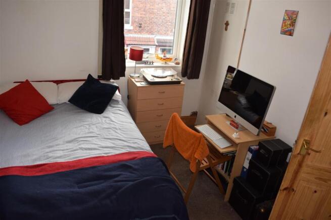 BEDROOM 2