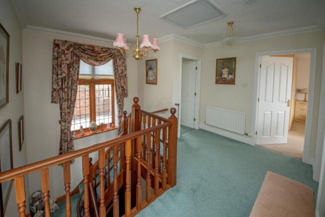 FIRST FLOOR LANDING