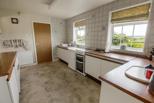 3 bed Detached Bungalow for sale Image 9