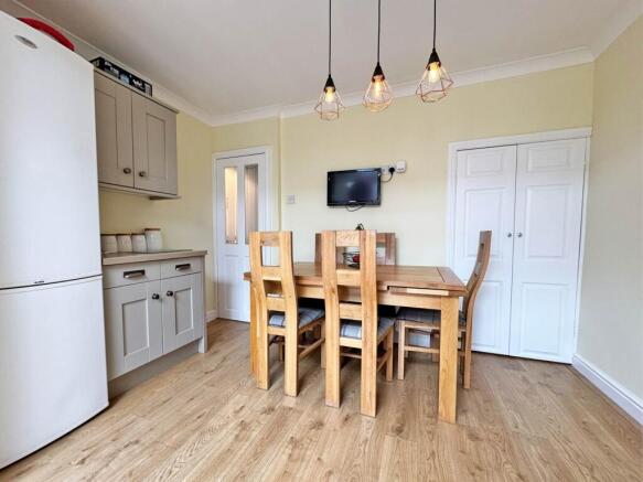 3 bed Semi-Detached Bungalow for sale Image 7