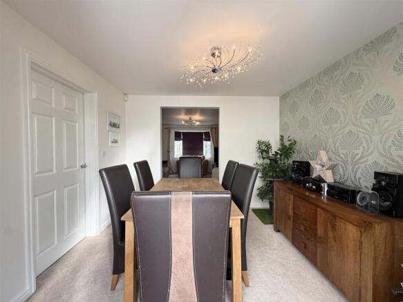 4 bed Detached for sale Image 7