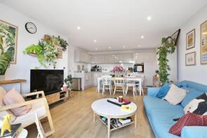 Flat 15, 64 Warren Court, Lomond Grove, London SE5 7LE