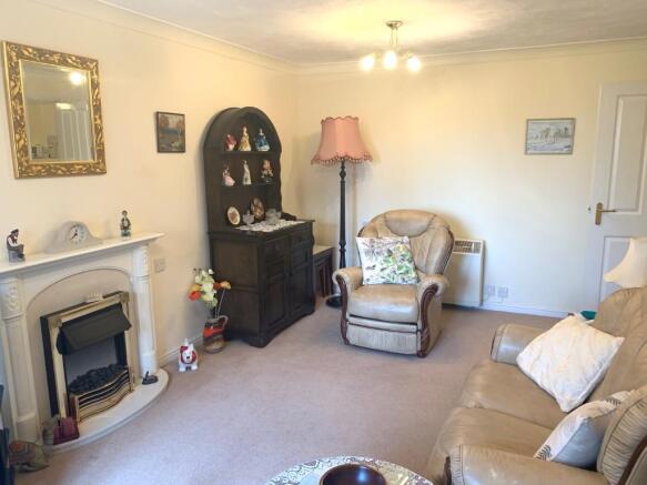 Lounge/Dining Room